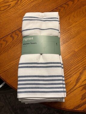 NWT Figmint Kitchen Towels
